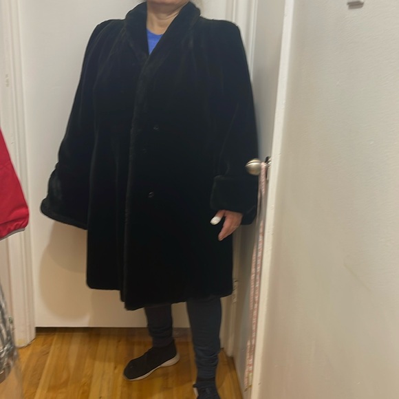 FURROCIOUS Faux fur by Princess Garment Limited. Size Med-large. Gorgeous - Picture 1 of 7